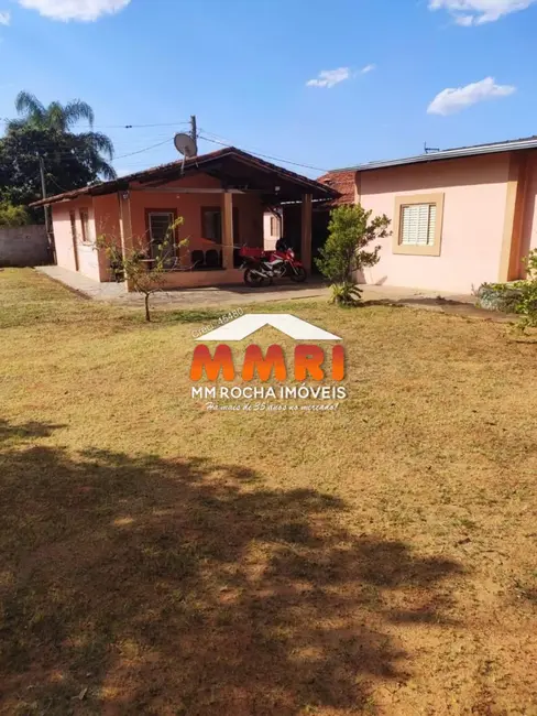 Foto 2 de Chácara com 3 quartos à venda, 200m2 em Aracoiaba Da Serra - SP