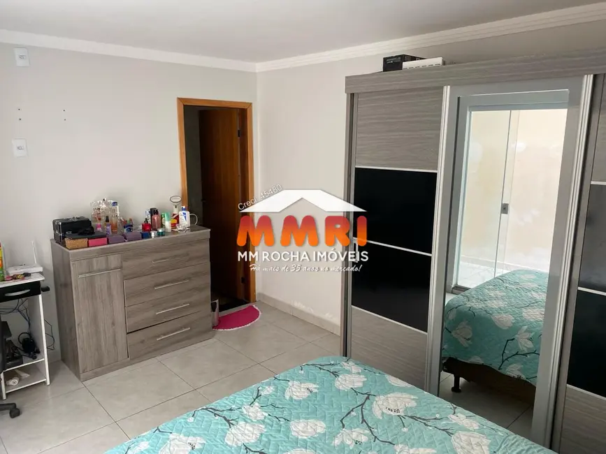 Casa com 2 quartos à venda, 150m2 em Jardim J S Carvalho, Sorocaba - SP - imagem 3 Foto 3 de Casa com 2 quartos à venda, 150m2 em Jardim J S Carvalho, Sorocaba - SP