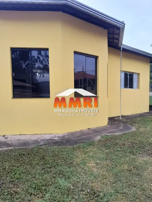 Foto 1 de Casa com 4 quartos para alugar, 200m2 em Aracoiaba Da Serra - SP