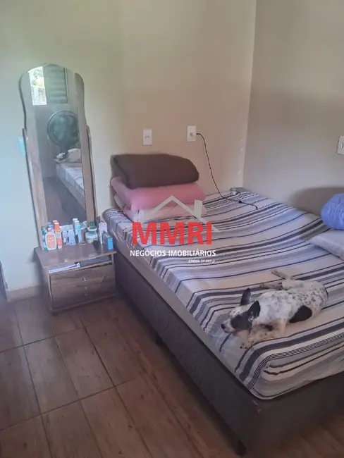 Foto 2 de Chácara com 2 quartos à venda, 200m2 em Aracoiaba Da Serra - SP