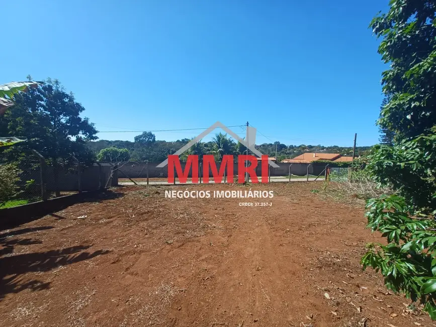 Foto 1 de Terreno / Lote à venda, 1000m2 em Aracoiaba Da Serra - SP