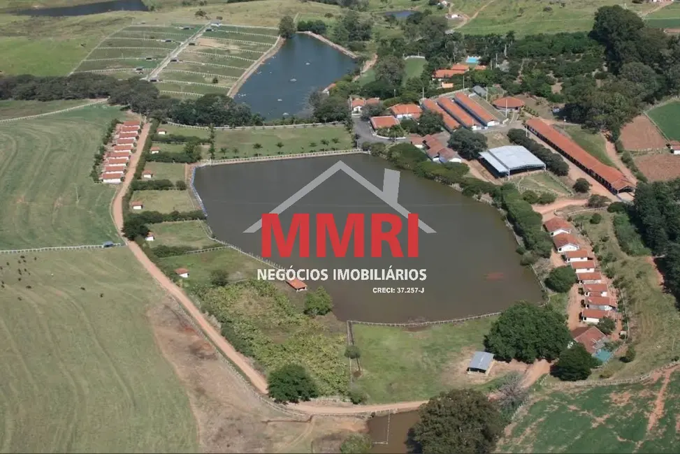 Foto 3 de Fazenda / Haras com 1 quarto à venda, 474m2 em Vargem Grande Do Sul - SP
