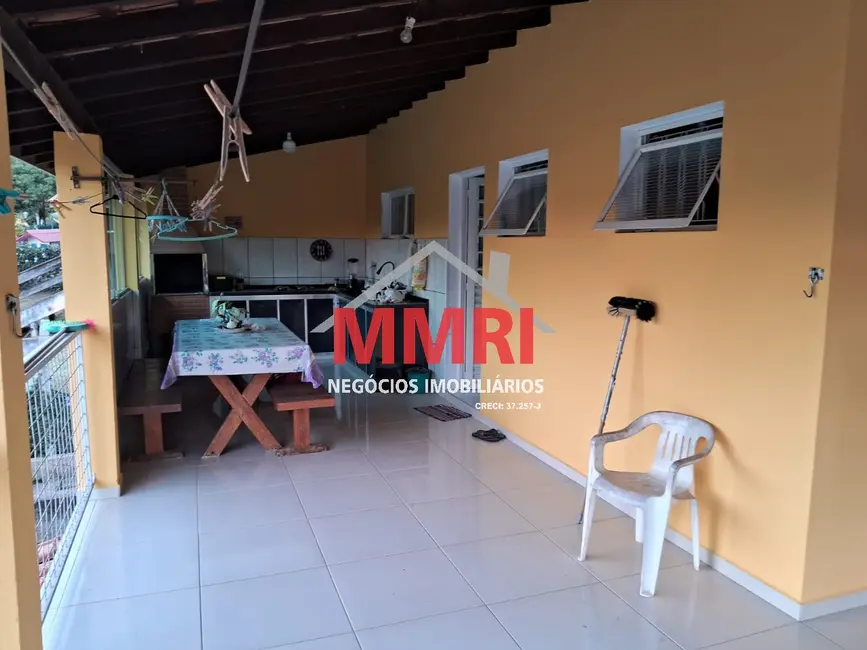 Foto 8 de Chácara com 3 quartos à venda e para alugar, 180m2 em Aracoiaba Da Serra - SP