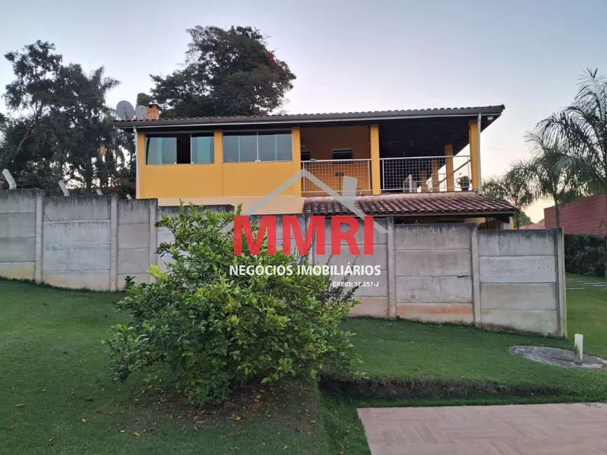 Foto 4 de Chácara com 3 quartos à venda e para alugar, 180m2 em Aracoiaba Da Serra - SP