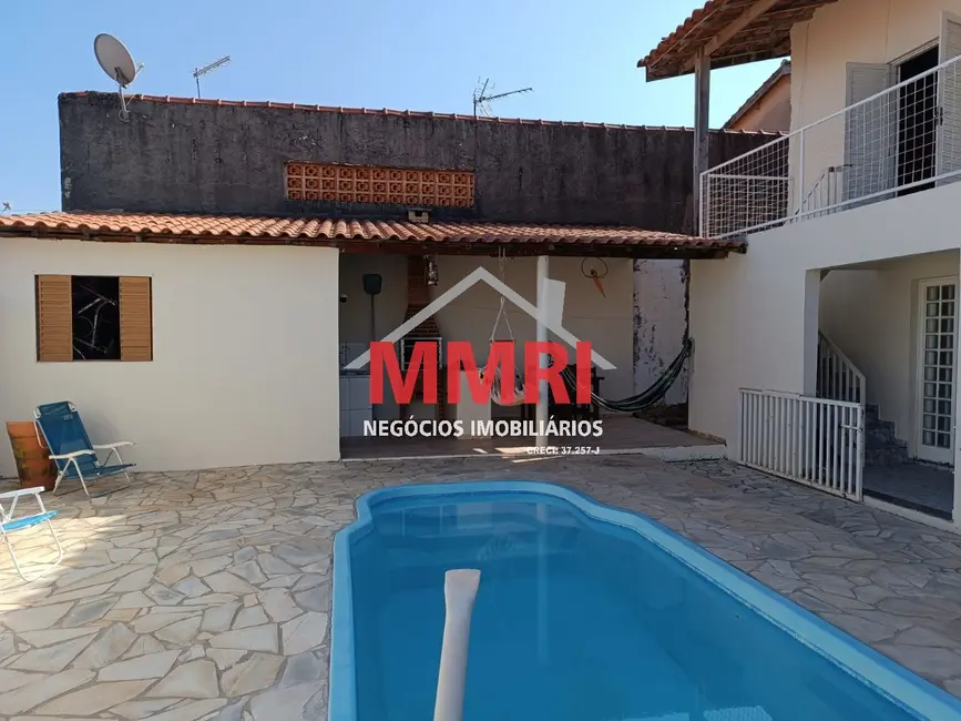 Foto 1 de Casa com 4 quartos à venda, 250m2 em Salto De Pirapora - SP