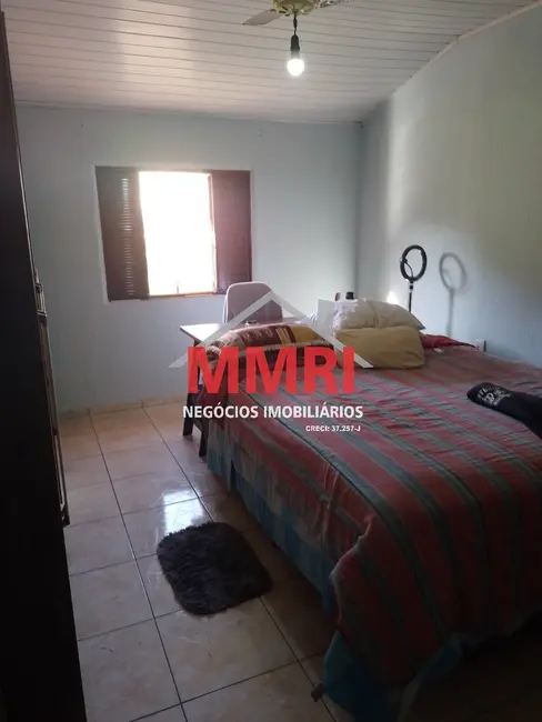 Foto 2 de Chácara com 4 quartos à venda, 200m2 em Aracoiaba Da Serra - SP