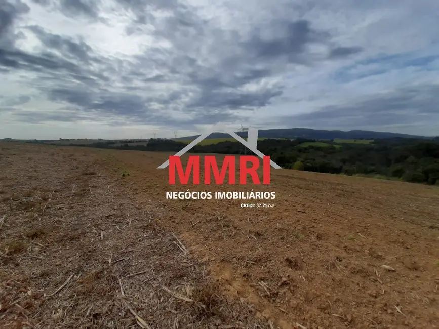 Foto 1 de Terreno / Lote à venda, 14m2 em Iperozinho, Capela Do Alto - SP