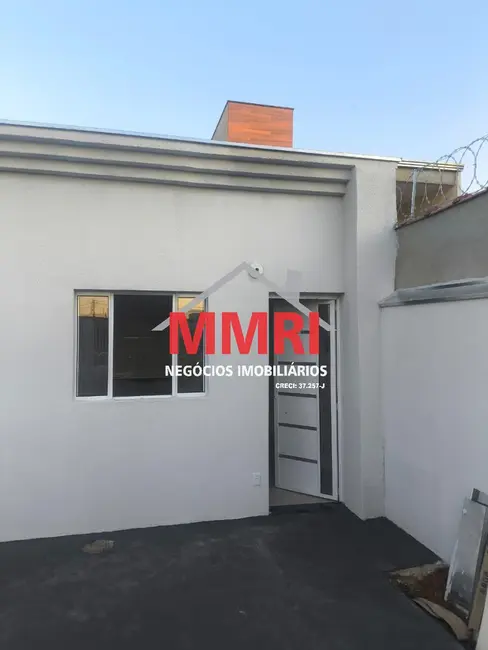 Casa com 2 quartos à venda, 52m2 em Jardim Portal do Itavuvu, Sorocaba - SP - imagem 2 Foto 2 de Casa com 2 quartos à venda, 52m2 em Jardim Portal do Itavuvu, Sorocaba - SP