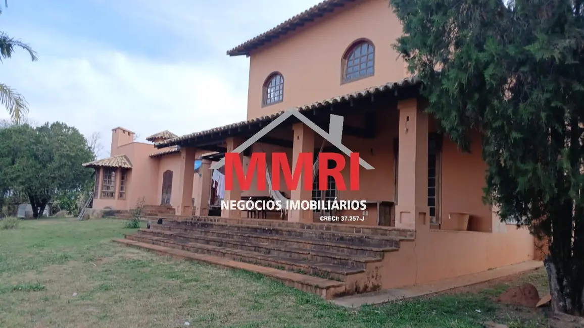 Foto 1 de Fazenda / Haras à venda, 247m2 em Centro, Unai - MG