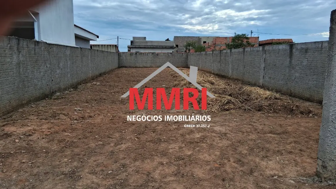 Foto 1 de Terreno / Lote à venda, 335m2 em Aracoiaba Da Serra - SP