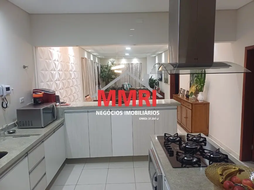 Foto 1 de Chácara com 3 quartos à venda, 108m2 em Aracoiaba Da Serra - SP