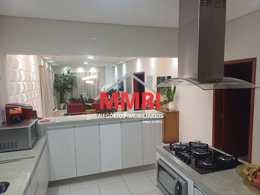 Foto 2 de Chácara com 3 quartos à venda, 108m2 em Aracoiaba Da Serra - SP