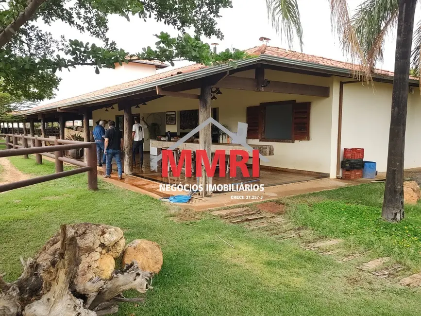 Foto 1 de Fazenda / Haras à venda, 800m2 em Centro, Curvelo - MG