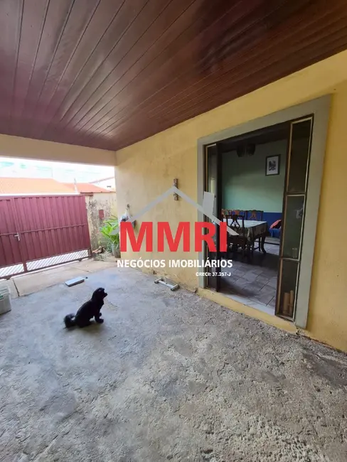 Foto 3 de Casa com 5 quartos à venda, 150m2 em Aracoiaba Da Serra - SP