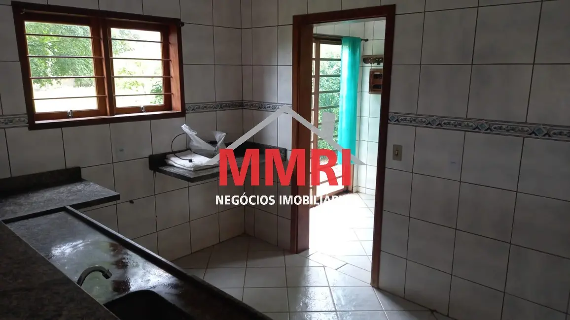 Foto 3 de Chácara com 2 quartos à venda e para alugar, 70m2 em Aracoiaba Da Serra - SP