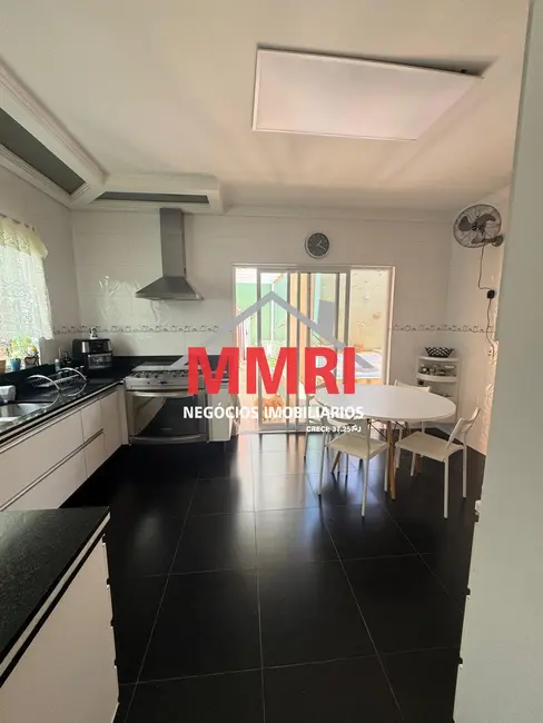 Casa com 3 quartos à venda, 282m2 em Parque Residencial Villa dos Inglezes, Sorocaba - SP - imagem 9 Foto 9 de Casa com 3 quartos à venda, 282m2 em Parque Residencial Villa dos Inglezes, Sorocaba - SP