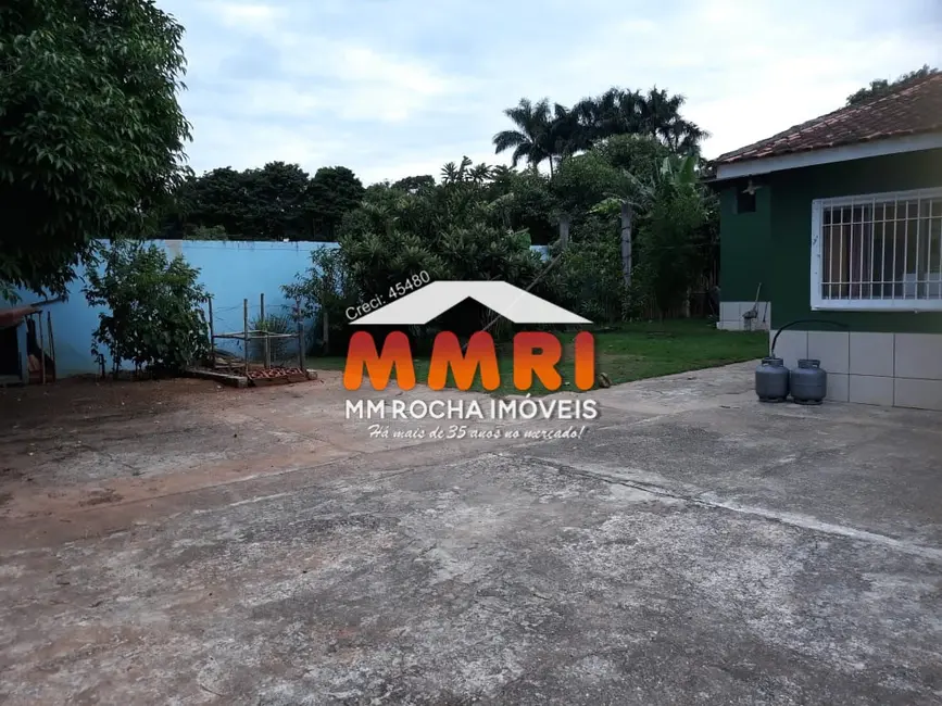 Foto 2 de Casa com 3 quartos à venda, 850m2 em Aracoiaba Da Serra - SP