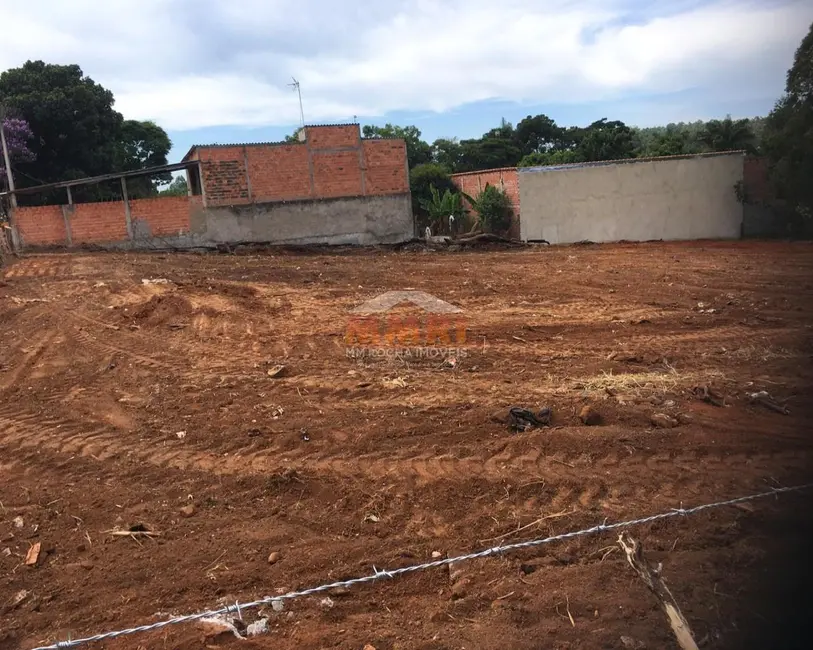 Foto 1 de Terreno / Lote à venda, 800m2 em Aracoiaba Da Serra - SP