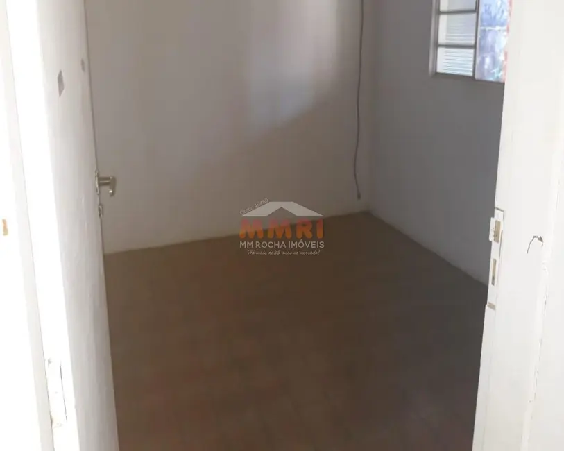 Foto 9 de Casa com 2 quartos à venda, 275m2 em Aracoiaba Da Serra - SP