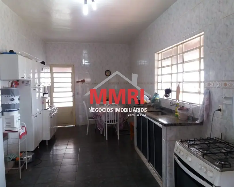 Foto 3 de Casa com 2 quartos à venda, 550m2 em Capela Do Alto - SP