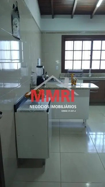 Foto 8 de Casa com 3 quartos à venda, 268m2 em Aracoiaba Da Serra - SP