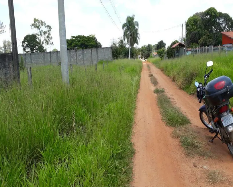 Foto 2 de Terreno / Lote à venda, 2000m2 em Aracoiaba Da Serra - SP