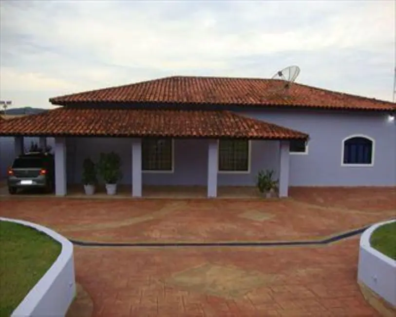Chácara com 4 quartos à venda, 1040m2 em Aracoiaba Da Serra - SP - imagem 1 Foto 1 de Chácara com 4 quartos à venda, 1040m2 em Aracoiaba Da Serra - SP