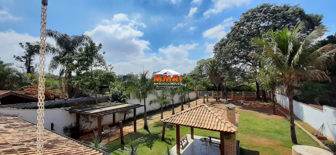 Foto 2 de Chácara com 3 quartos à venda, 1100m2 em Aracoiaba Da Serra - SP