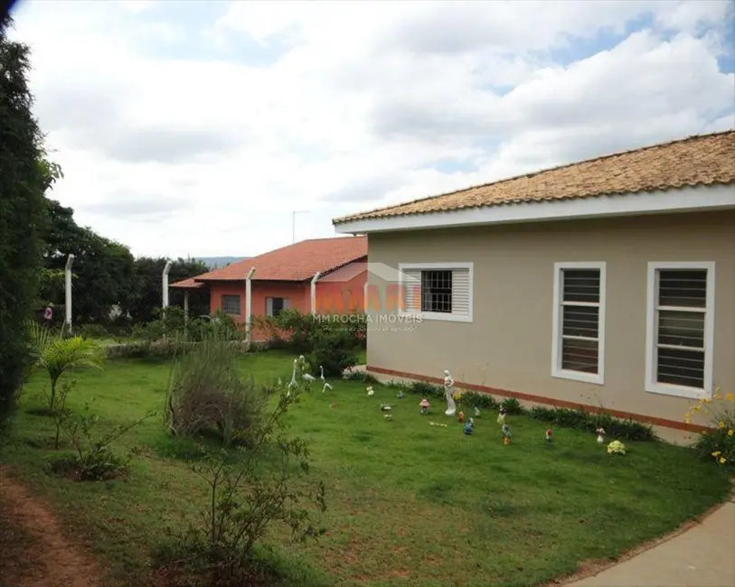 Foto 2 de Chácara com 3 quartos à venda, 1280m2 em Aracoiaba Da Serra - SP