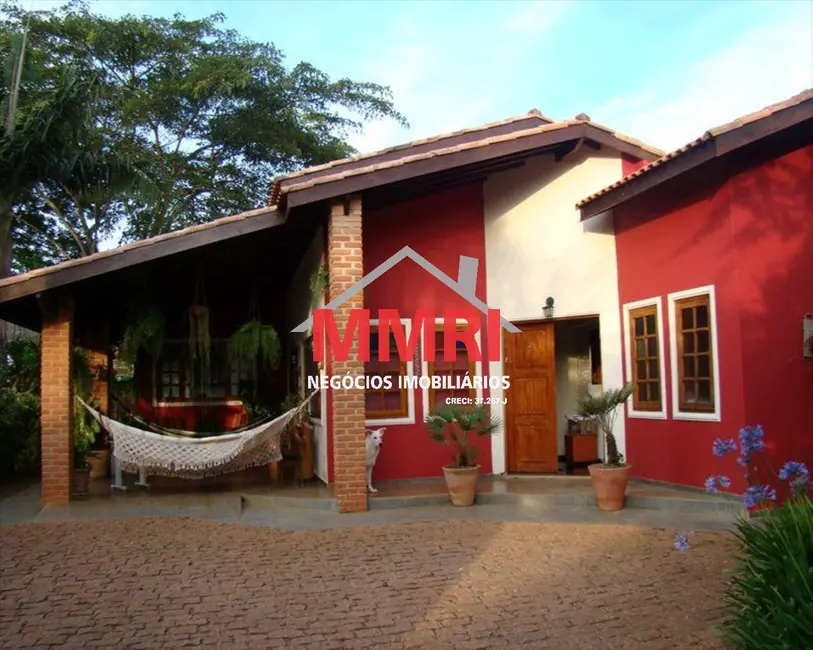Foto 1 de Chácara com 3 quartos à venda e para alugar, 2000m2 em Aracoiaba Da Serra - SP