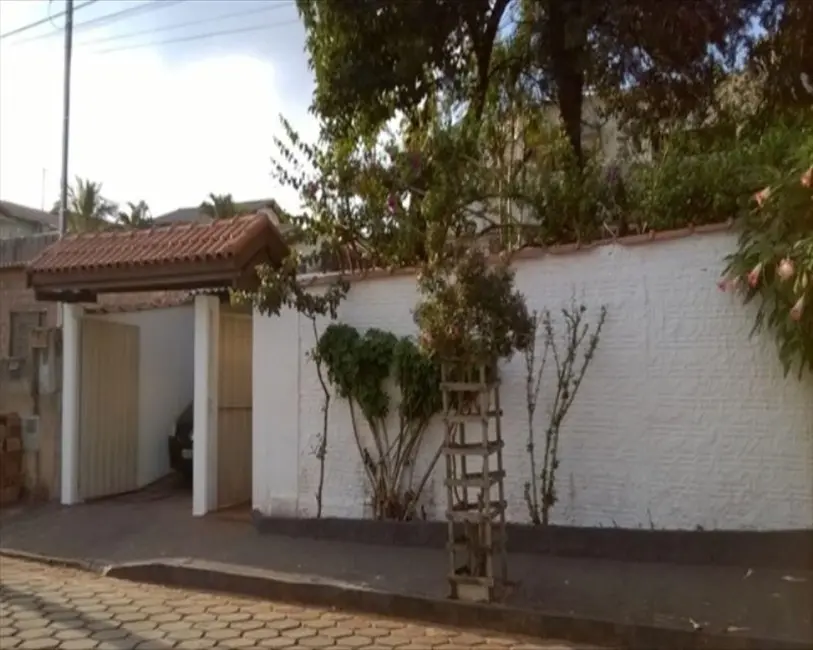 Sobrado com 3 quartos à venda, 583m2 em Vila Jussara Maria, Avare - SP - imagem 9 Foto 9 de Sobrado com 3 quartos à venda, 583m2 em Vila Jussara Maria, Avare - SP