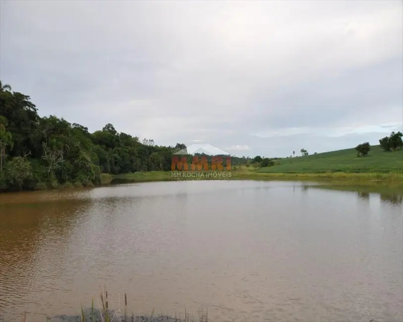 Fazenda / Haras com 4 quartos à venda, 150m2 em Centro, Itapetininga - SP - imagem 2 Foto 2 de Fazenda / Haras com 4 quartos à venda, 150m2 em Centro, Itapetininga - SP