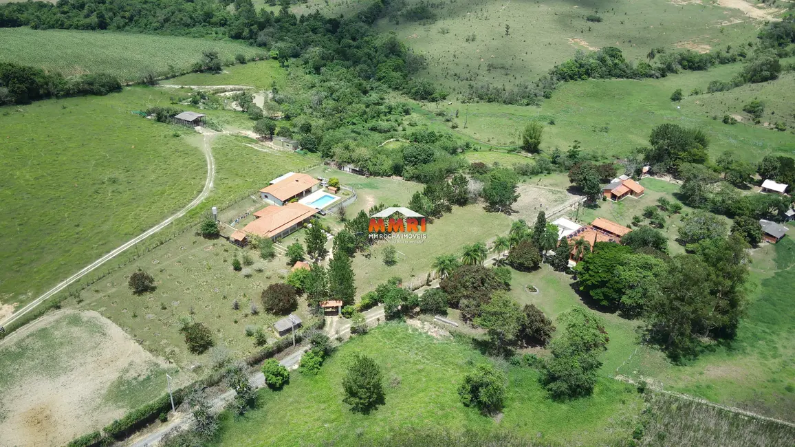 Foto 1 de Sítio / Rancho com 4 quartos à venda, 17000m2 em Aracoiaba Da Serra - SP