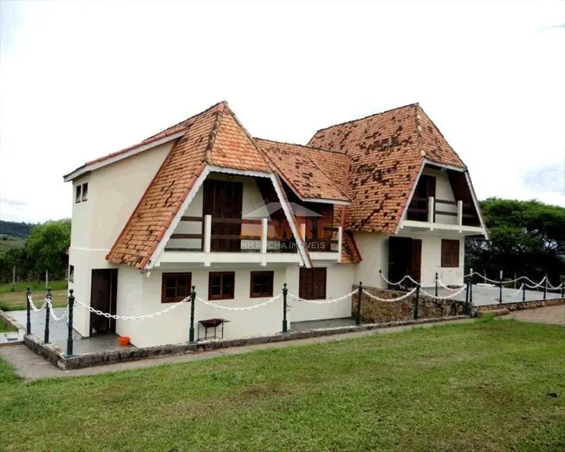 Foto 5 de Sítio / Rancho com 7 quartos à venda, 9m2 em Aracoiaba Da Serra - SP