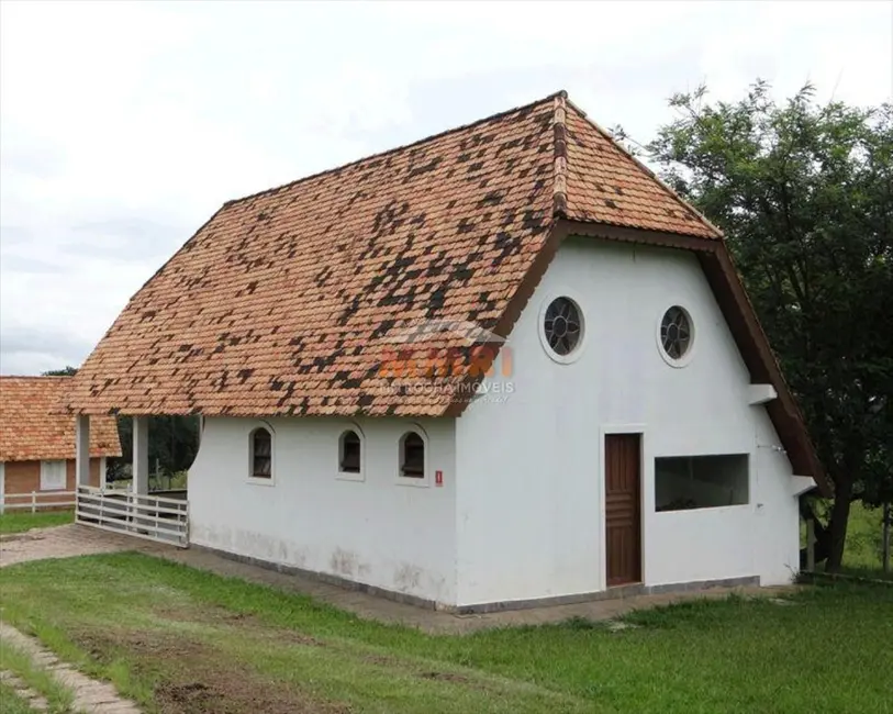 Foto 7 de Sítio / Rancho com 7 quartos à venda, 9m2 em Aracoiaba Da Serra - SP