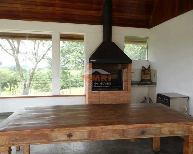 Foto 9 de Sítio / Rancho com 7 quartos à venda, 9m2 em Aracoiaba Da Serra - SP