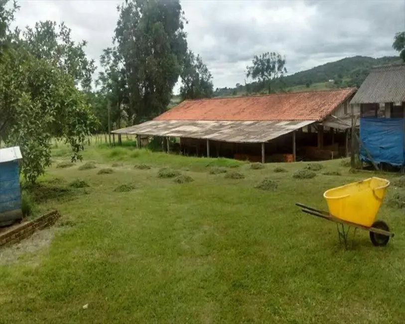 Foto 7 de Sítio / Rancho com 2 quartos à venda, 400m2 em Capela Do Alto - SP