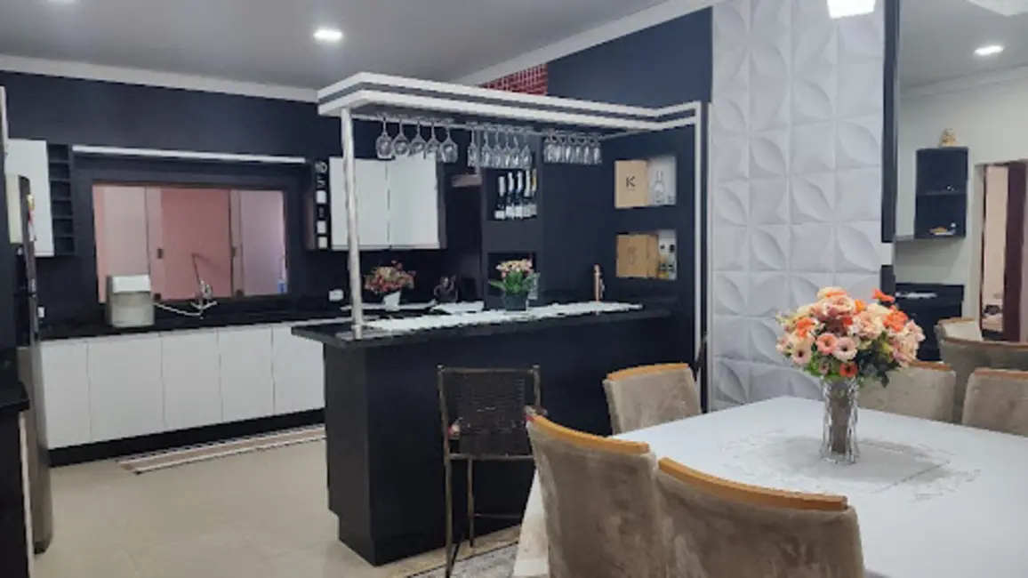 Casa com 3 quartos à venda, 450m2 em Mundo Novo - MS - imagem 2 Foto 2 de Casa com 3 quartos à venda, 450m2 em Mundo Novo - MS