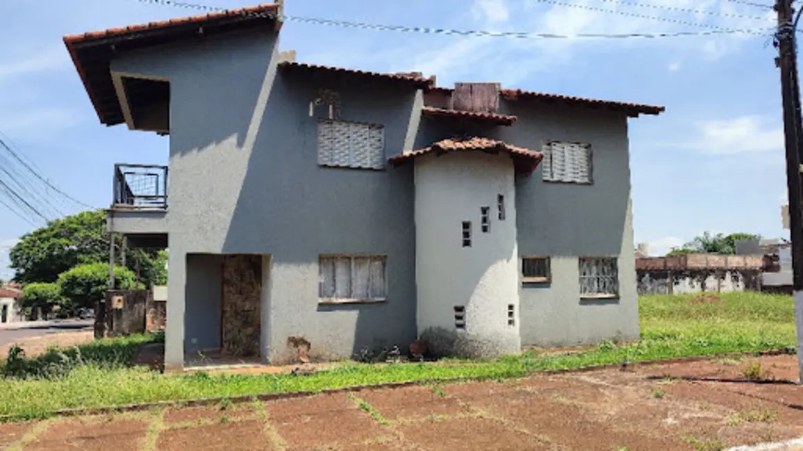 Foto 1 de Sobrado com 5 quartos à venda, 232m2 em Centro, Eldorado - MS