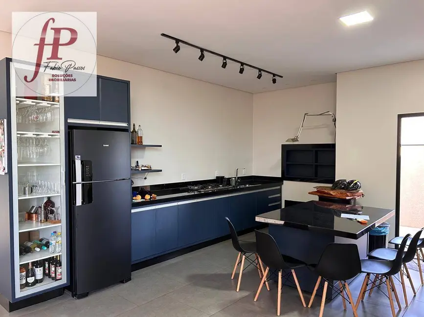 Sobrado com 3 quartos à venda e para alugar, 315m2 em Mundo Novo - MS - imagem 2 Foto 2 de Sobrado com 3 quartos à venda e para alugar, 315m2 em Mundo Novo - MS