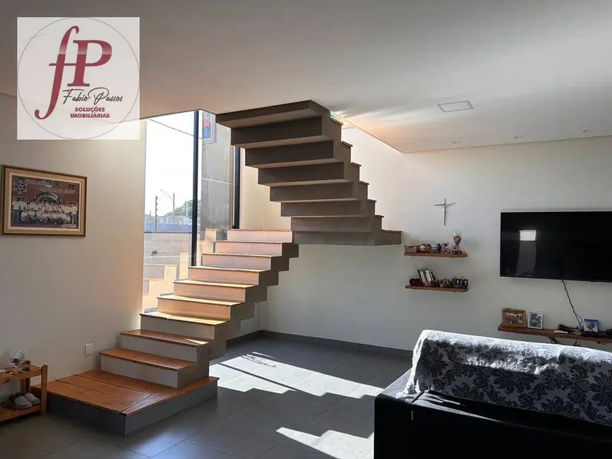 Sobrado com 3 quartos à venda e para alugar, 315m2 em Mundo Novo - MS - imagem 3 Foto 3 de Sobrado com 3 quartos à venda e para alugar, 315m2 em Mundo Novo - MS