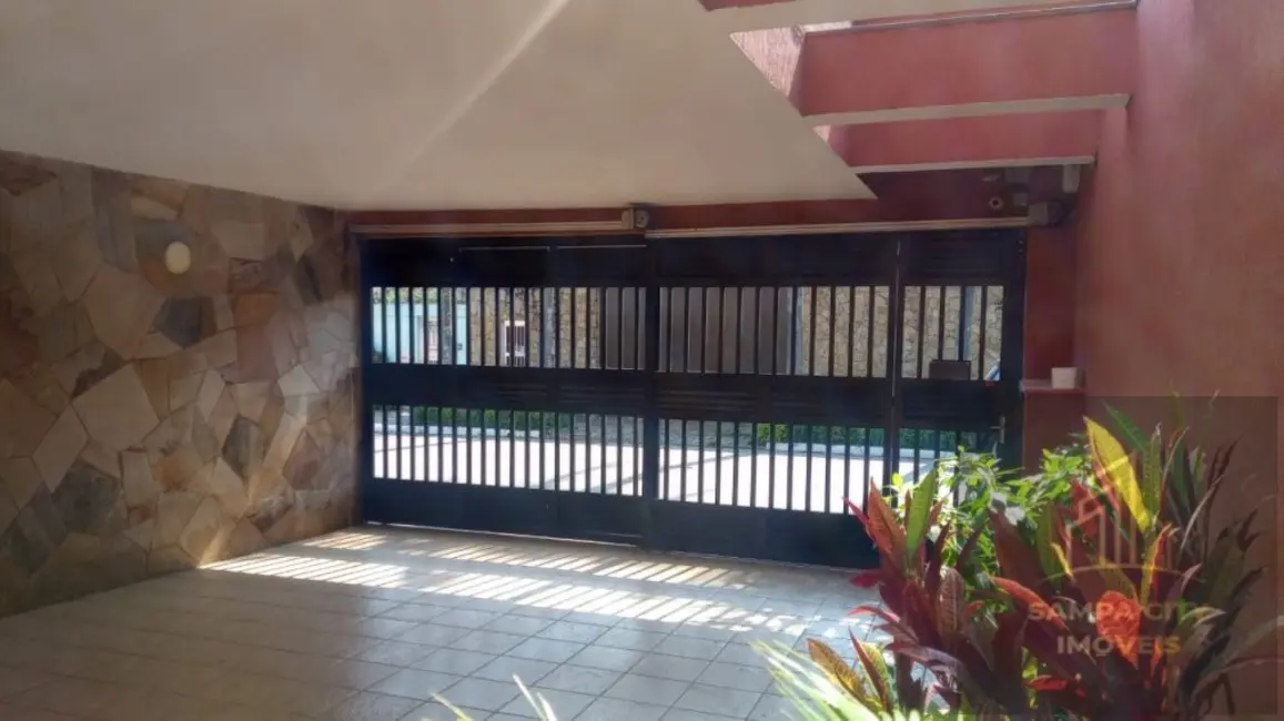 Foto 2 de Casa com 3 quartos à venda, 300m2 em Interlagos, São Paulo - SP