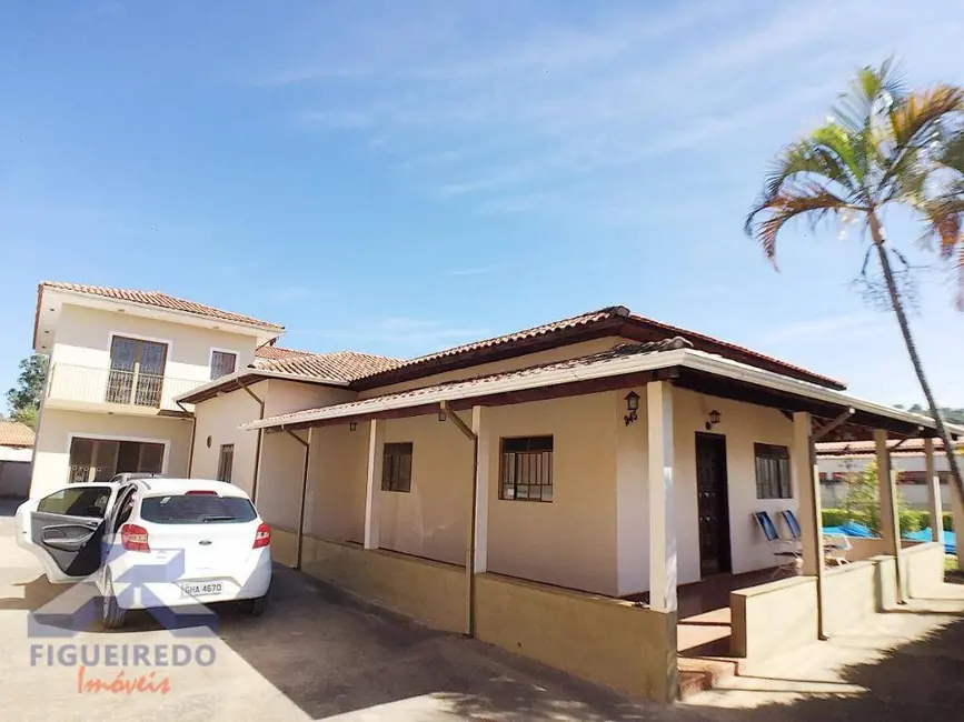 Foto 2 de Casa com 10 quartos à venda, 566m2 em Tronqueiras, Passa Quatro - MG