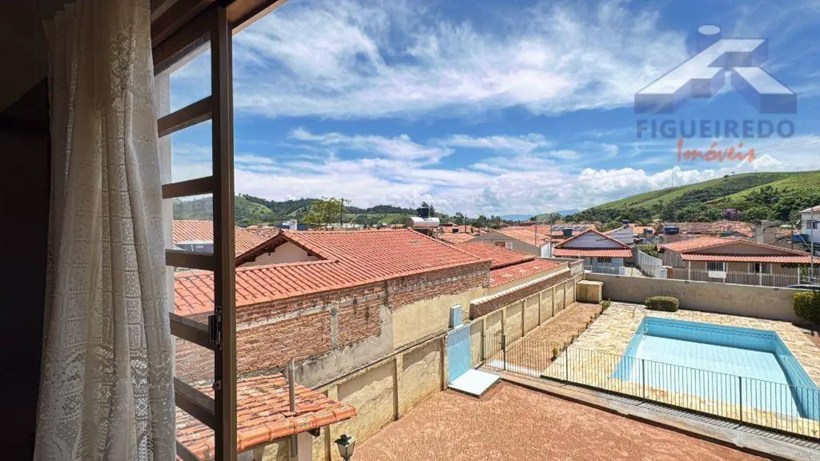 Foto 7 de Casa com 10 quartos à venda, 566m2 em Tronqueiras, Passa Quatro - MG