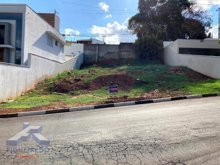 Foto 1 de Terreno / Lote à venda, 342m2 em Vila Monte Verde, Tatui - SP