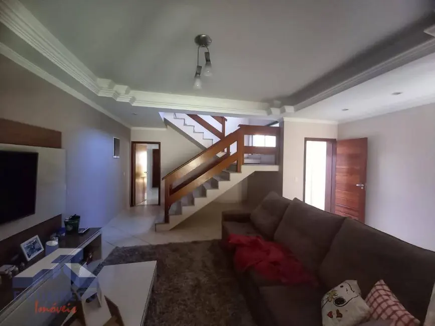 Foto 8 de Sobrado com 3 quartos para alugar, 180m2 em Vila Santa Emília, Tatui - SP