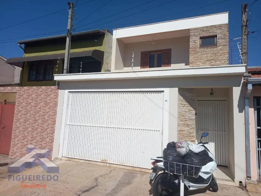 Foto 2 de Sobrado com 3 quartos para alugar, 180m2 em Vila Santa Emília, Tatui - SP