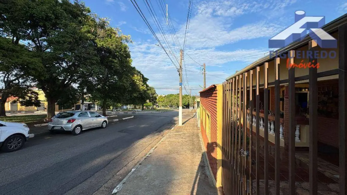 Foto 2 de Casa com 4 quartos à venda, 300m2 em Vila Doutor Laurindo, Tatui - SP