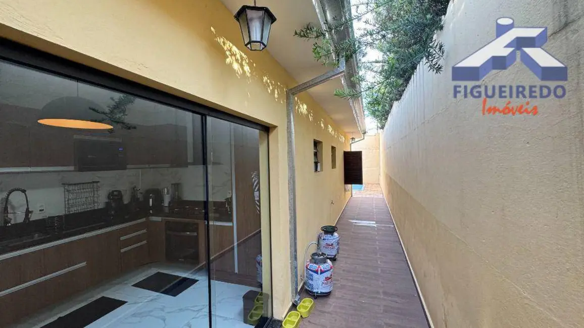 Foto 4 de Casa com 4 quartos à venda, 300m2 em Vila Doutor Laurindo, Tatui - SP