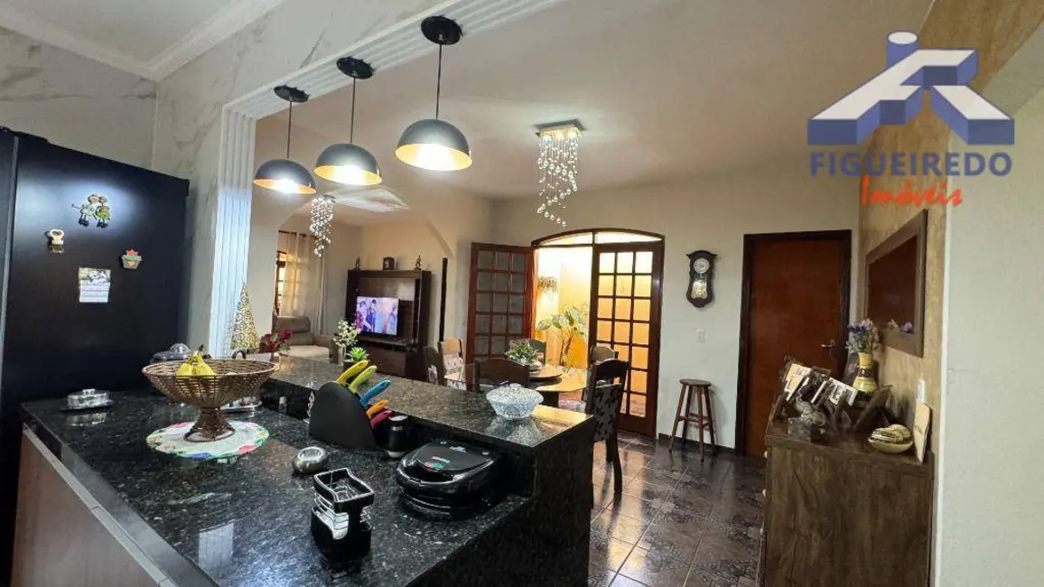 Foto 7 de Casa com 4 quartos à venda, 300m2 em Vila Doutor Laurindo, Tatui - SP